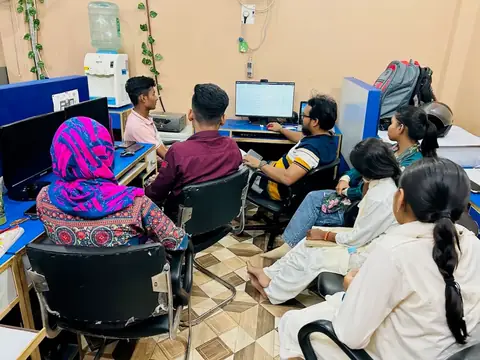 Students attending a digital marketing class at Webultro Training, Lucknow